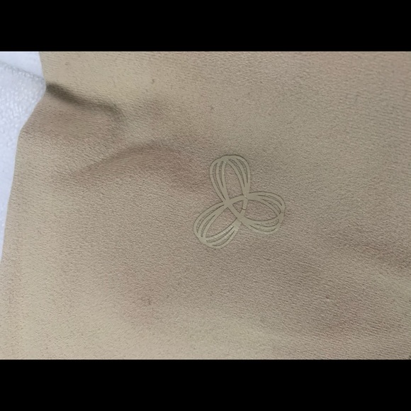 Aritizia TNA | 7” biker shorts - Picture 2 of 3